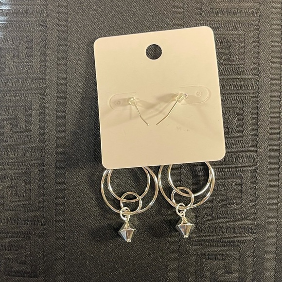 👋 3/$15 Silver Tone Double Round Circle earrings - Picture 7 of 8